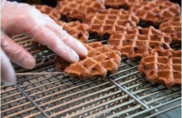 本格ベルギーワッフル販売の株式会社諏訪