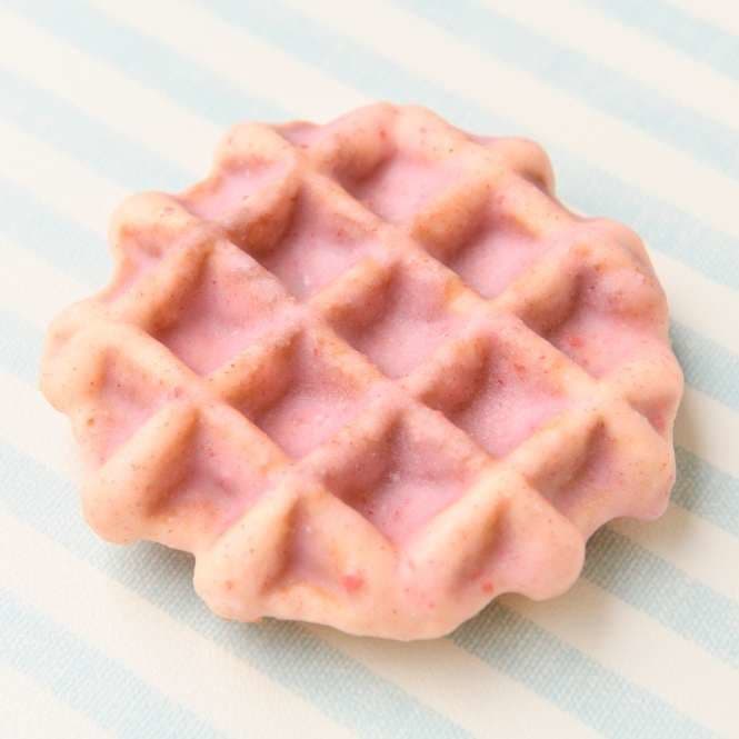 本格ベルギーワッフルｰストロベリーチョコレート｜株式会社諏訪